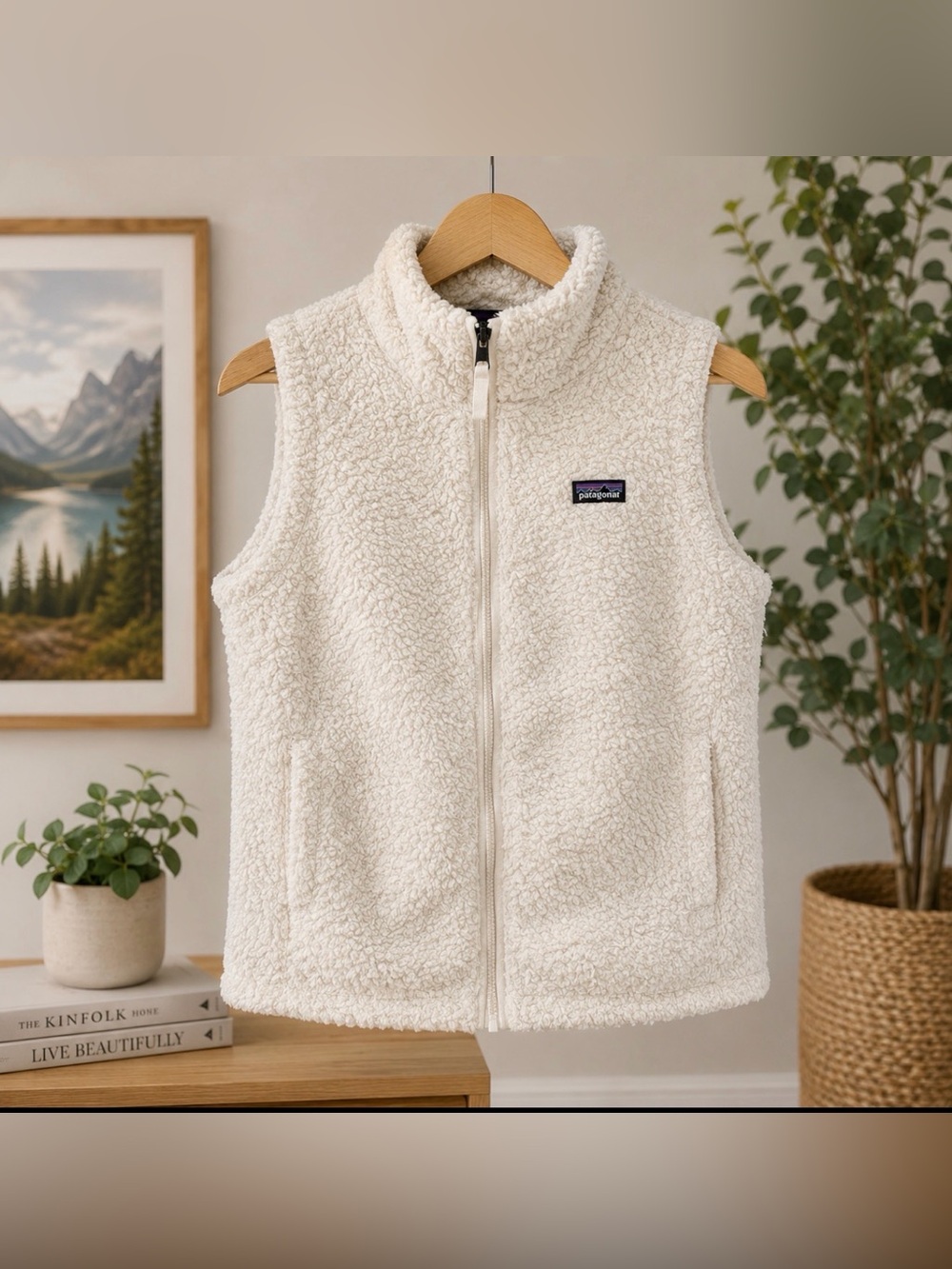 Patagonia XXL white fleece vest